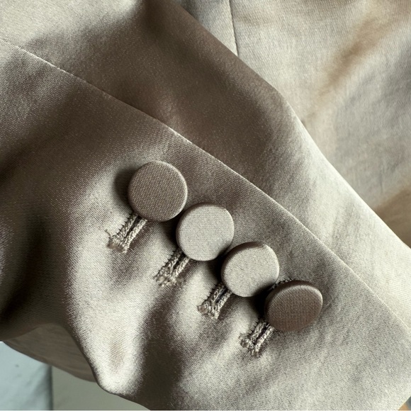 Express Women's Satin One Button Cinched Boyfriend Blazer - Picture 7 of 7